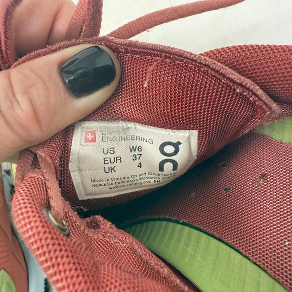 On Cloudflow Lightweight Performance Running Shoes Red Lime Womens Size 6 - Picture 11 of 12